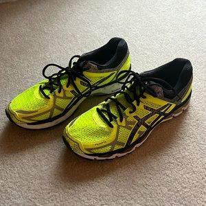 Men’s ASICS gel-kayano Size 12 running shoes